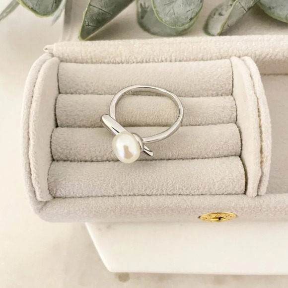 925 Sterling Silver Pearl Ring Bar Ring Minimalist Dainty Ring Pearl Accent Ring - Picture 5 of 8